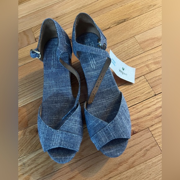 Toms‎ wedges - Picture 1 of 6